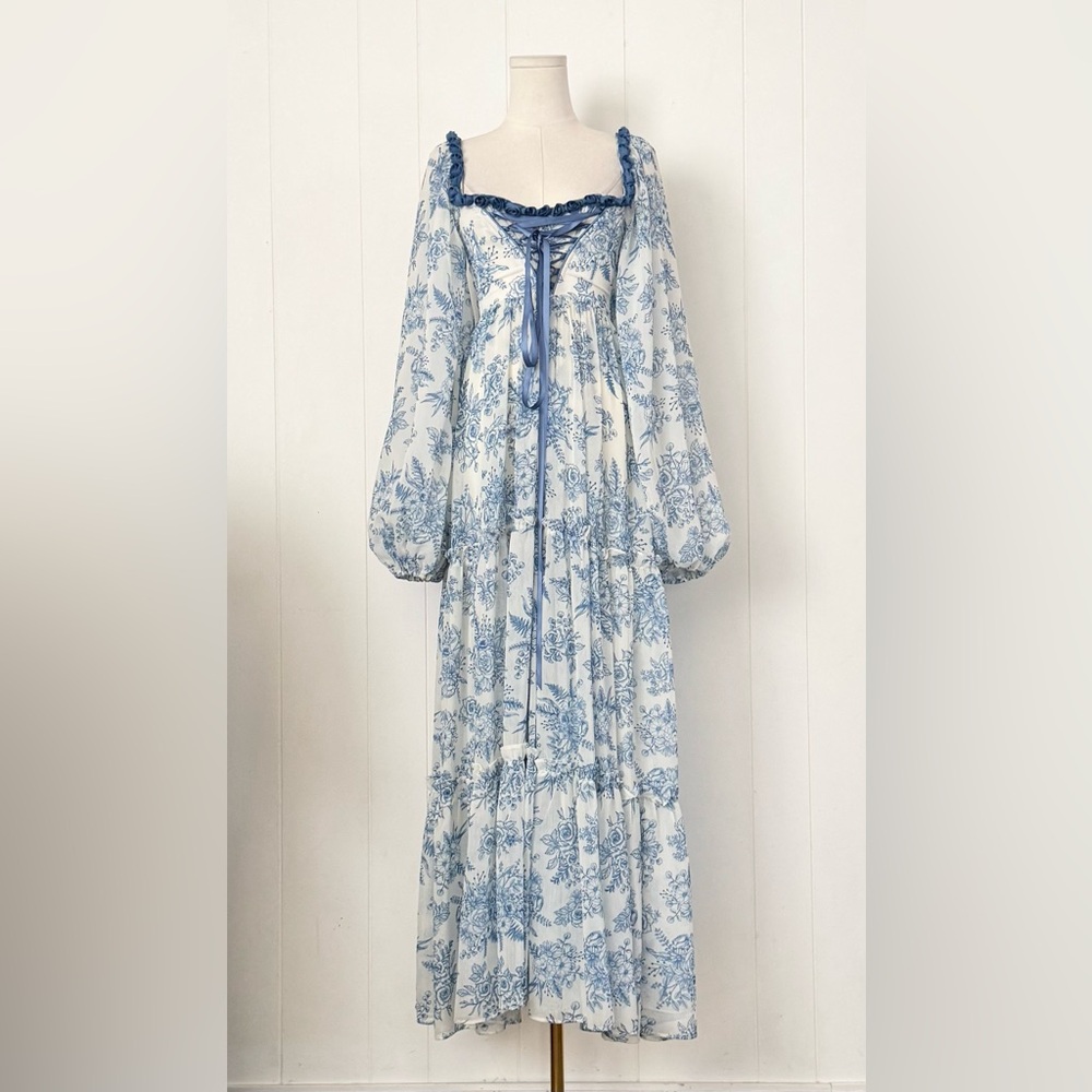 Sugar Thrillz Holding Court Blue White Floral Maxi Dress Size Small Sold Out